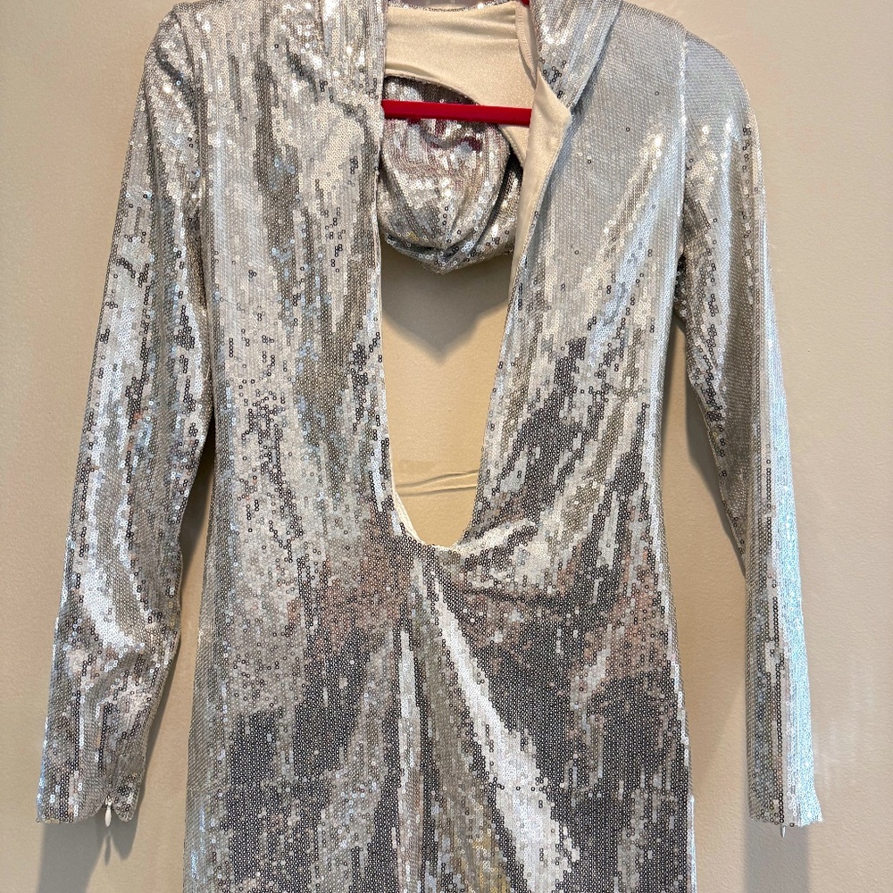 Christian Cowan Silver Sequin Hoodie Mini Dress – Size 2 (NWT)